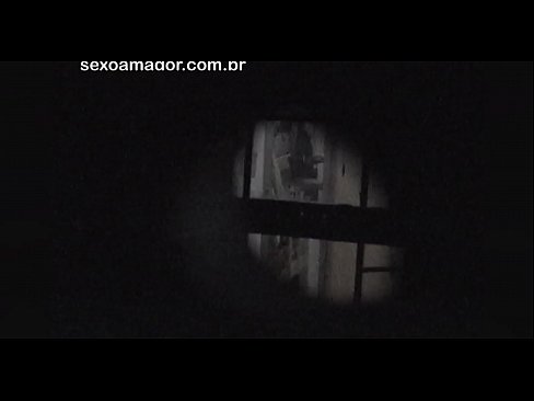 ❤️ Ξανθιά κοπέλα βιντεοσκοπήθηκε κρυφά από ηδονοβλεψία της γειτονιάς κρυμμένο πίσω από κούφια τούβλα Σούπερ σεξ ❤